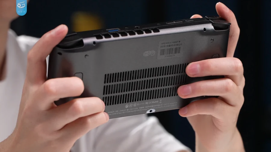 Imagem de GPD Win 3 — PC gaming handhelds! Who's the best of these three small PCs? (极客湾Geekerwan) 11